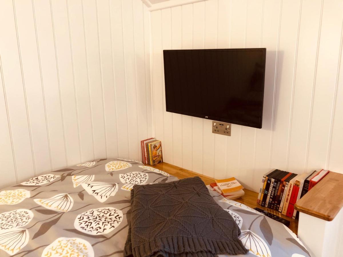 Somerleyton Meadows - The Hideaway Hut & Hot Tub Herringfleet Esterno foto