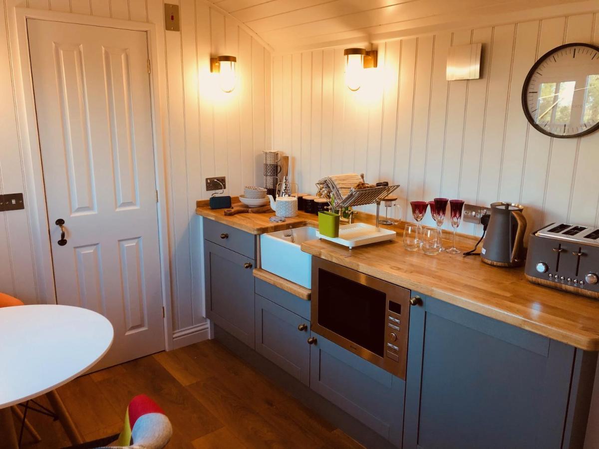 Somerleyton Meadows - The Hideaway Hut & Hot Tub Herringfleet Esterno foto