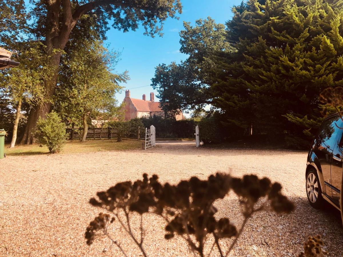 Somerleyton Meadows - The Hideaway Hut & Hot Tub Herringfleet Esterno foto