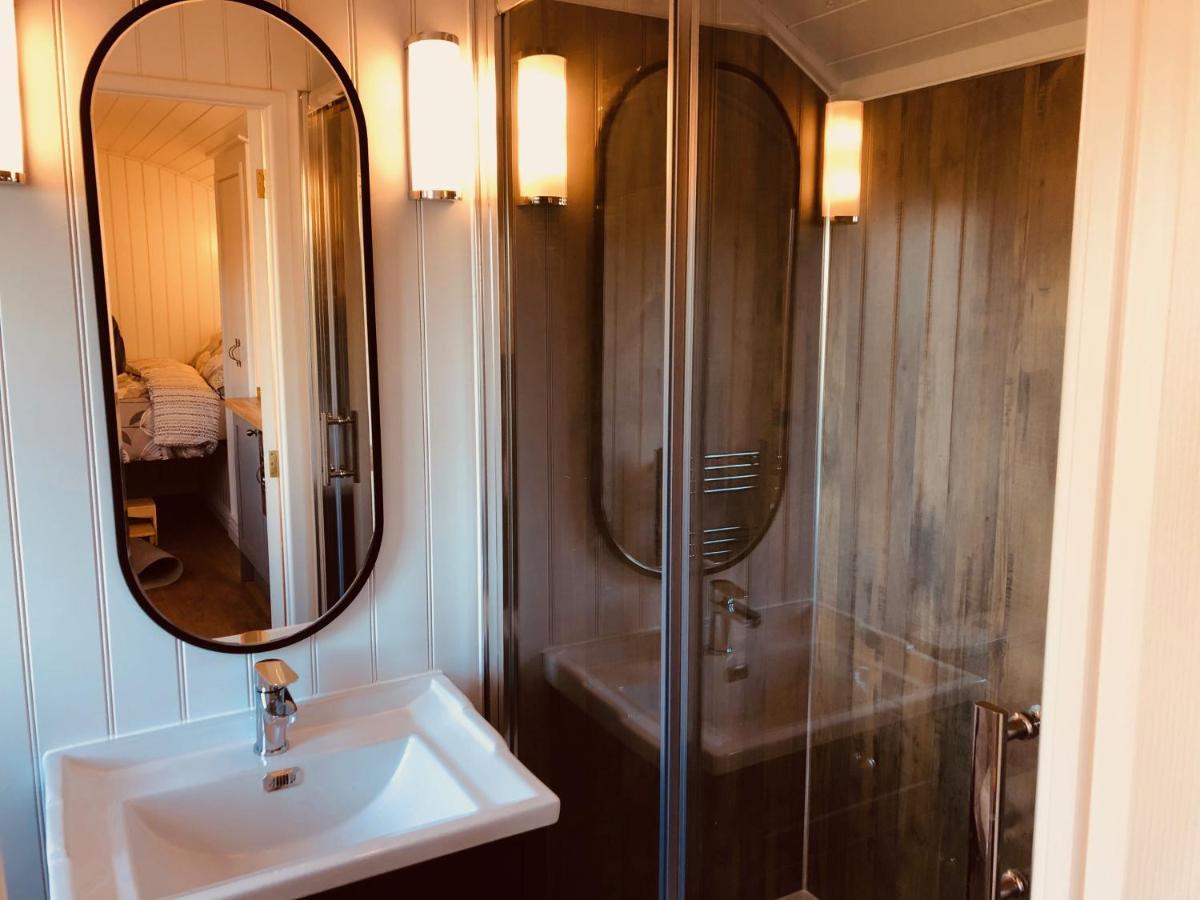 Somerleyton Meadows - The Hideaway Hut & Hot Tub Herringfleet Esterno foto