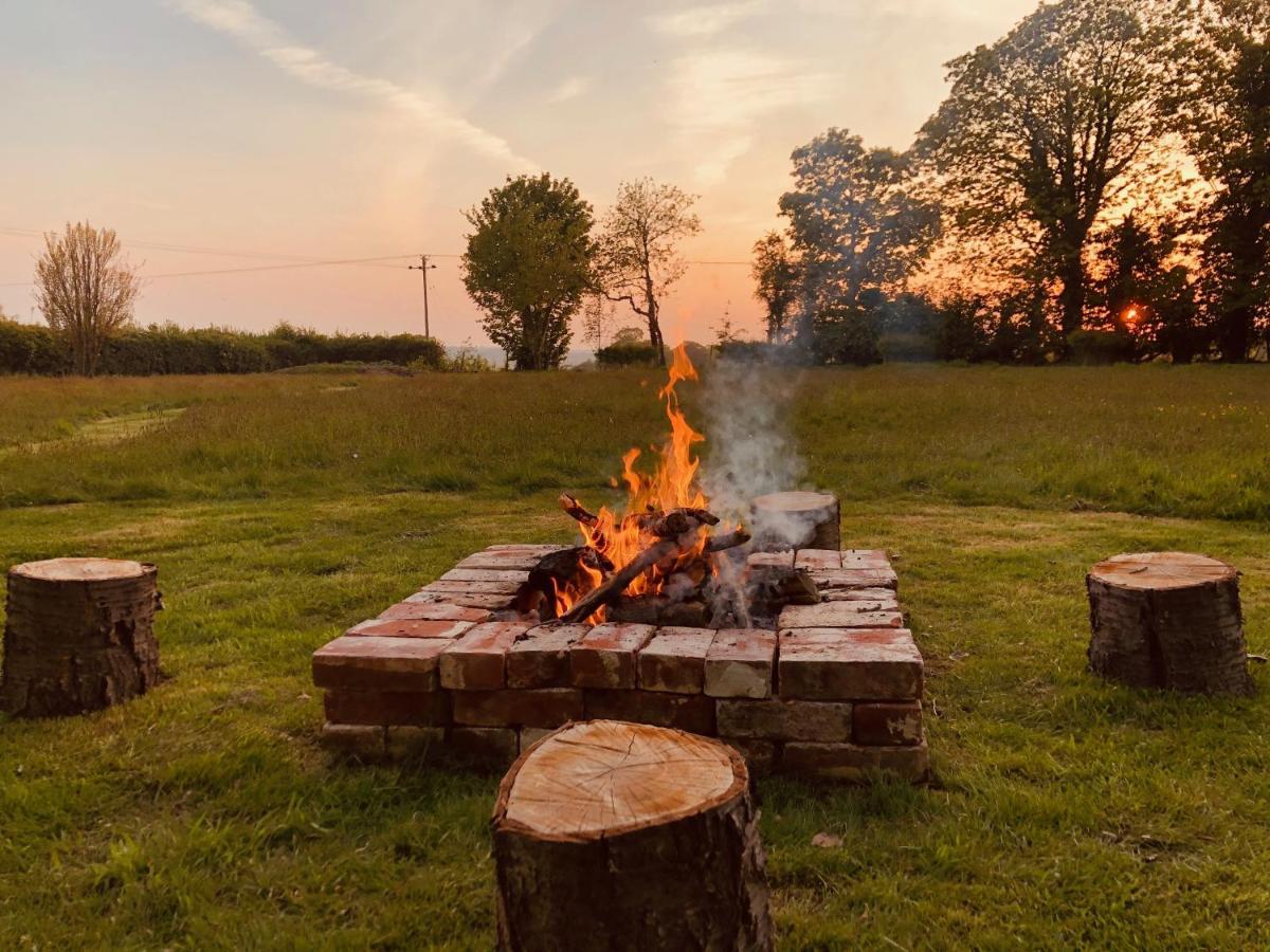 Somerleyton Meadows - The Hideaway Hut & Hot Tub Herringfleet Esterno foto